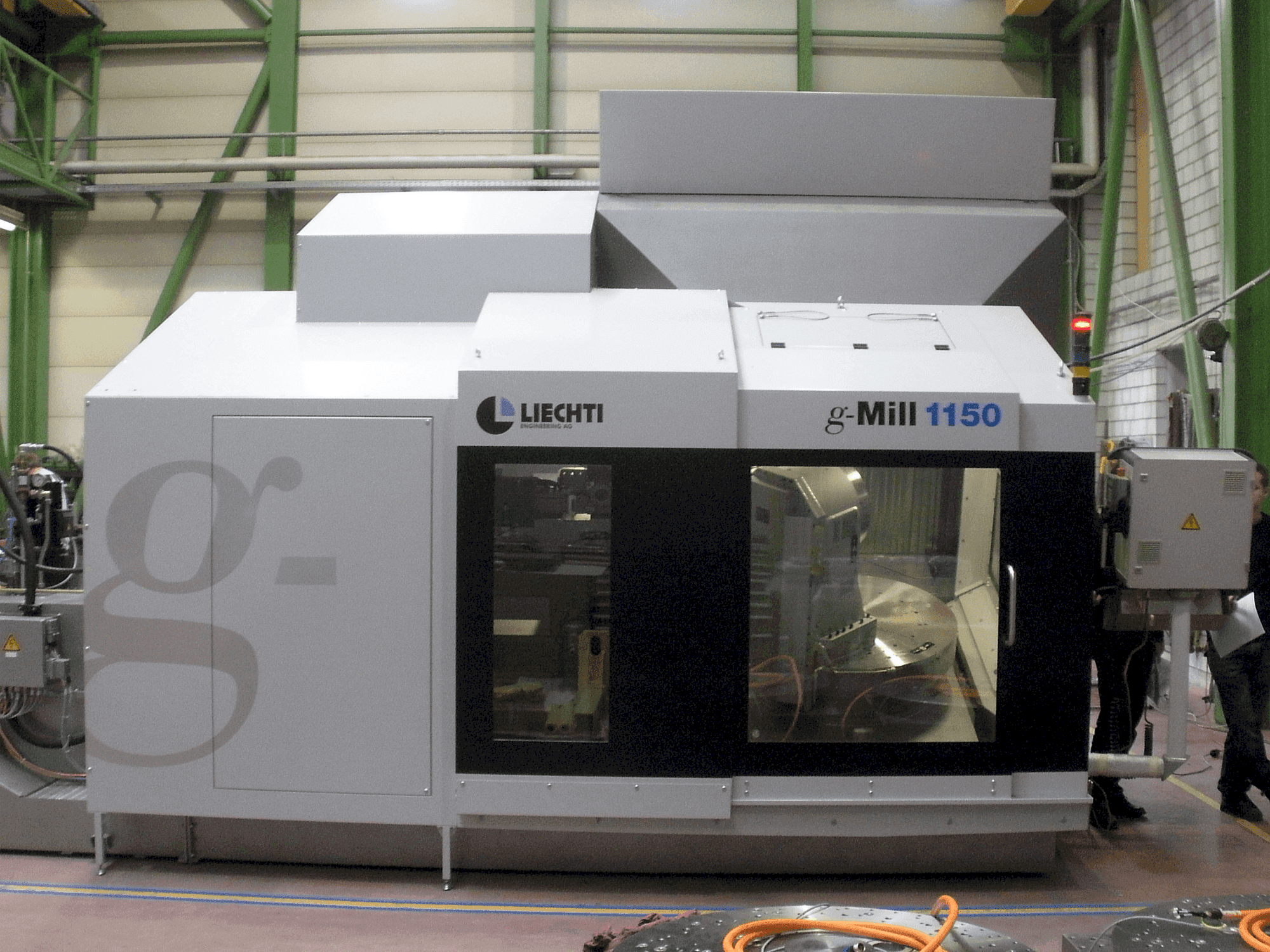Vista Frontal da Liechti G-Mill 1150 máquina