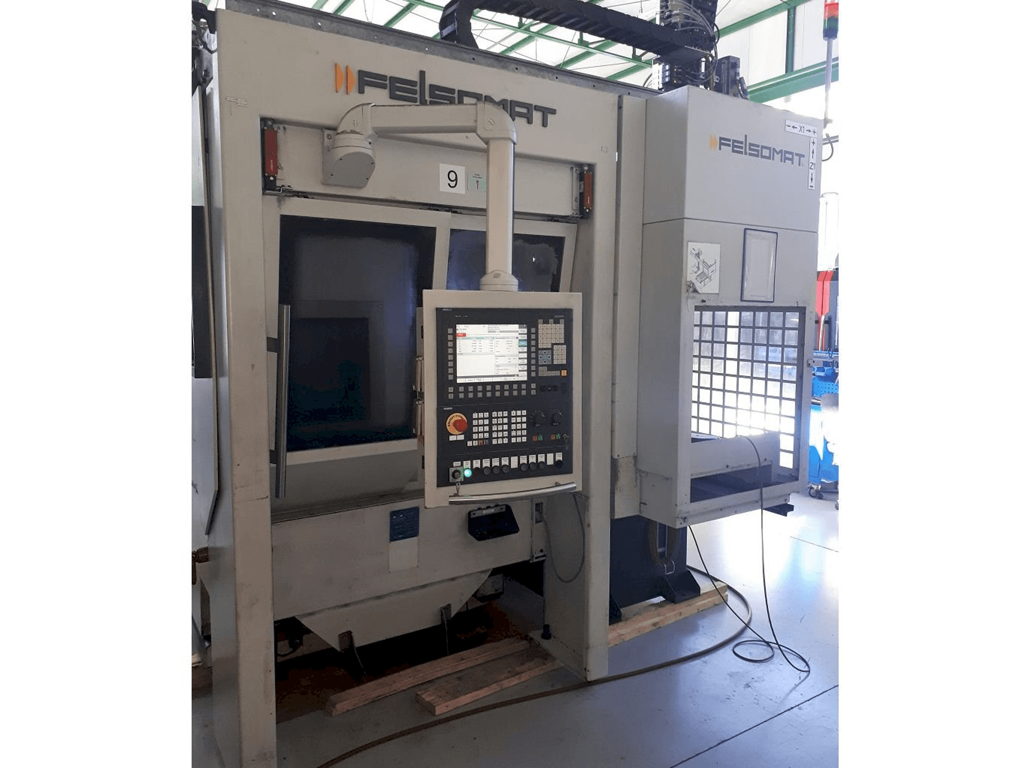 Vista Frontal da Felsomat FTC 160 máquina