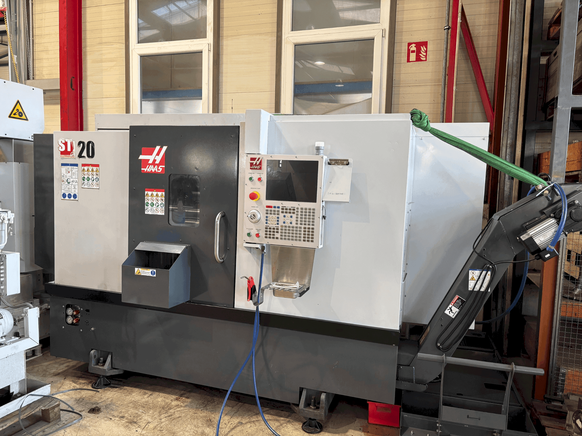 Vista Frontal da HAAS ST-20 máquina