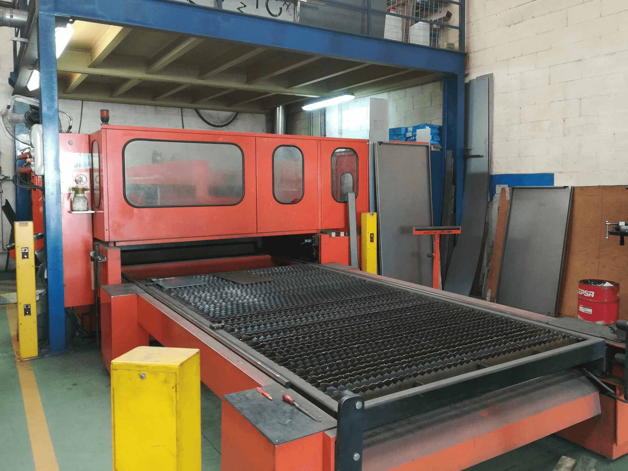 Vista Frontal da Bystronic Bystar 3015 máquina