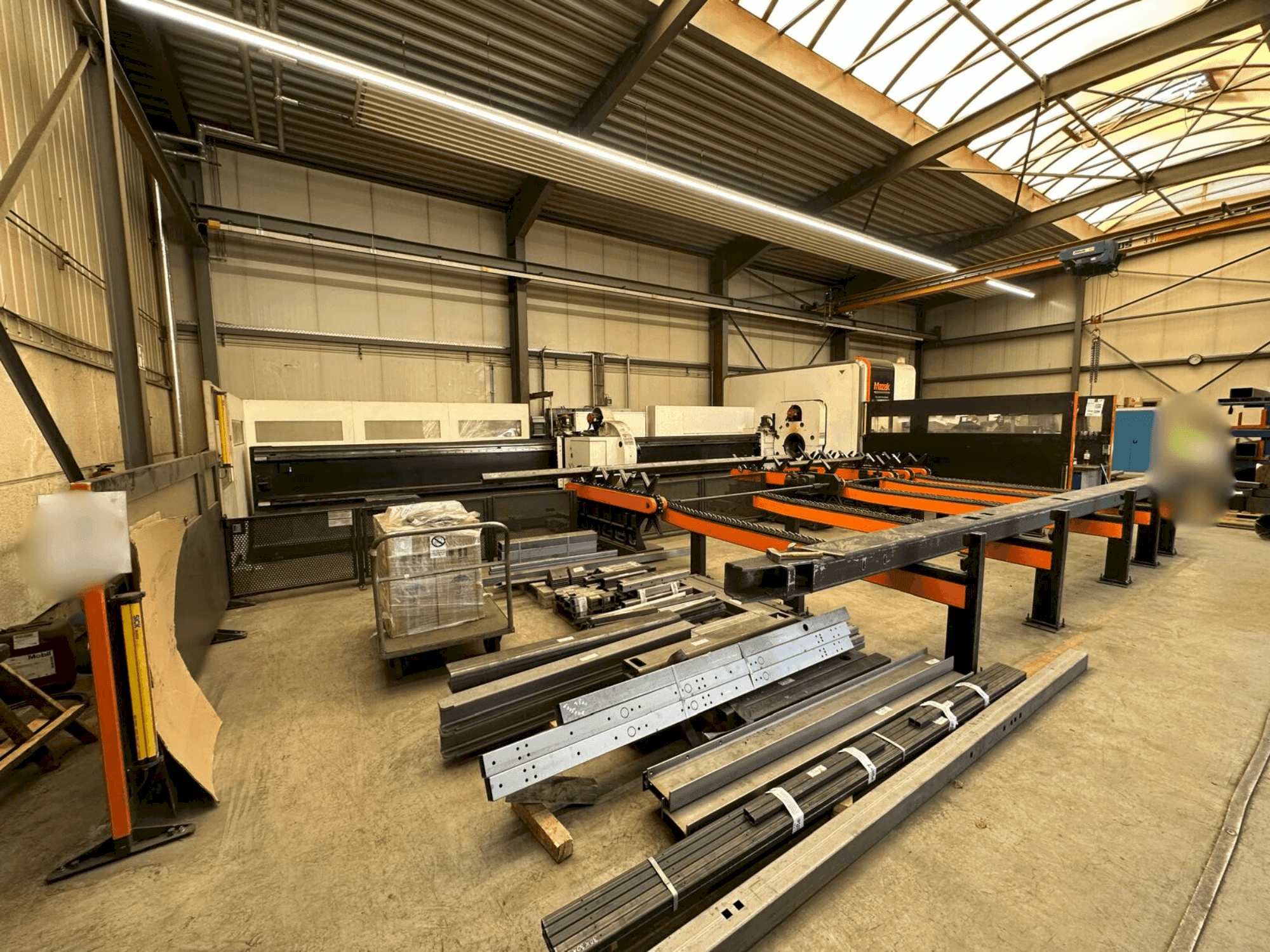 Vista Frontal da Mazak FABRI GEAR 400 II máquina