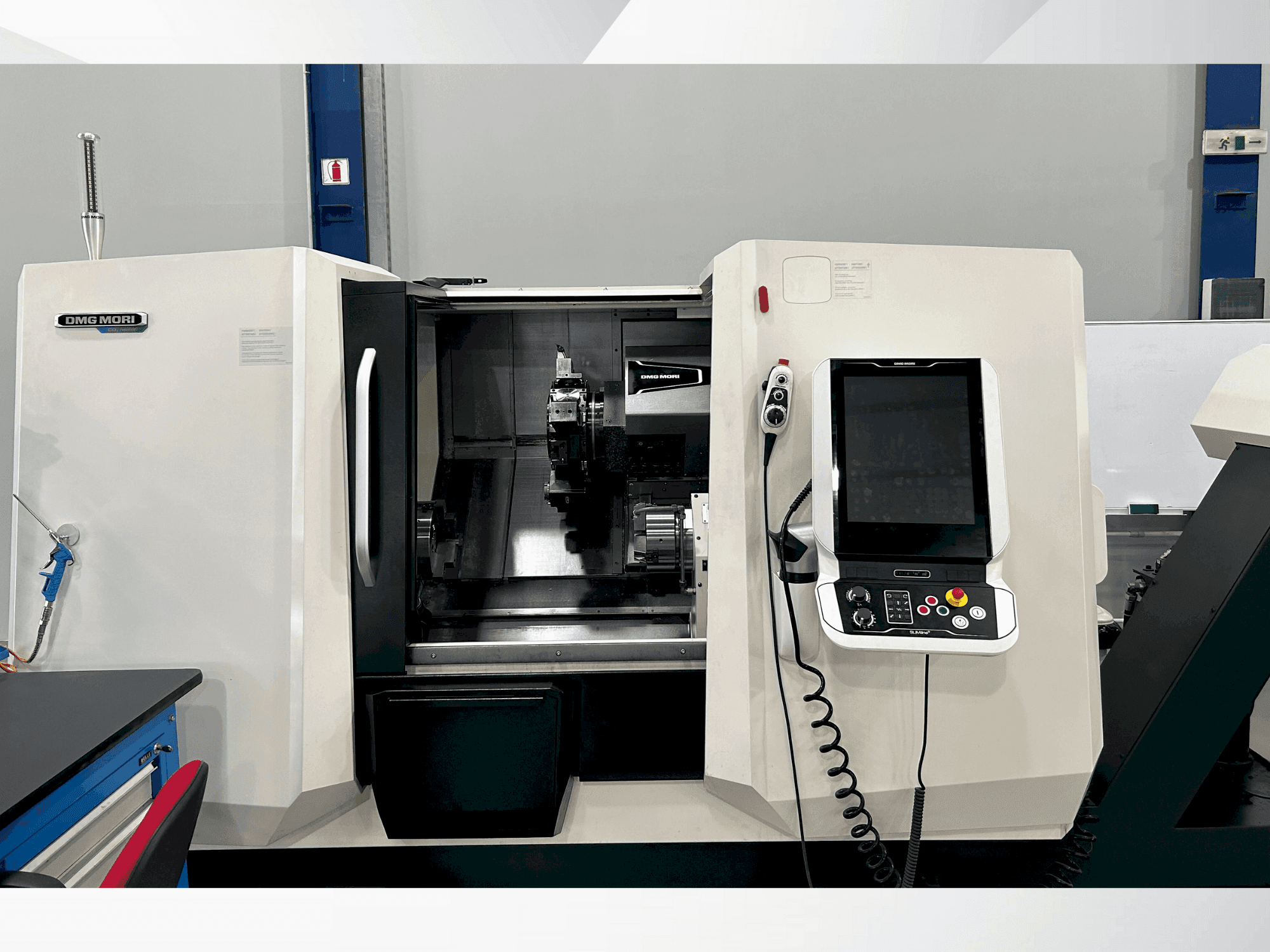 Vista Frontal da DMG MORI CLX 450 V6 máquina