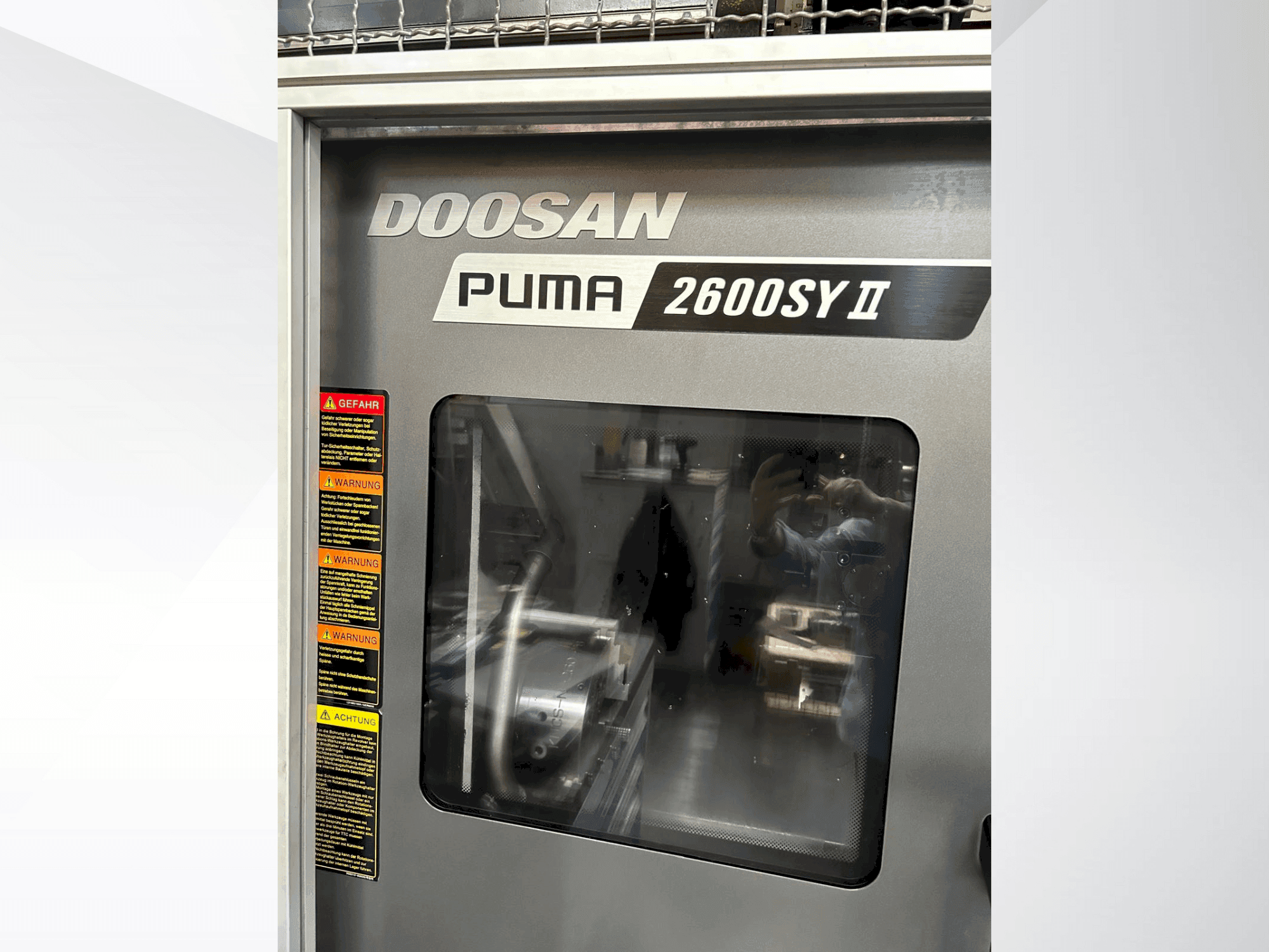 Vista Frontal da DOOSAN Puma 2600 SY II máquina