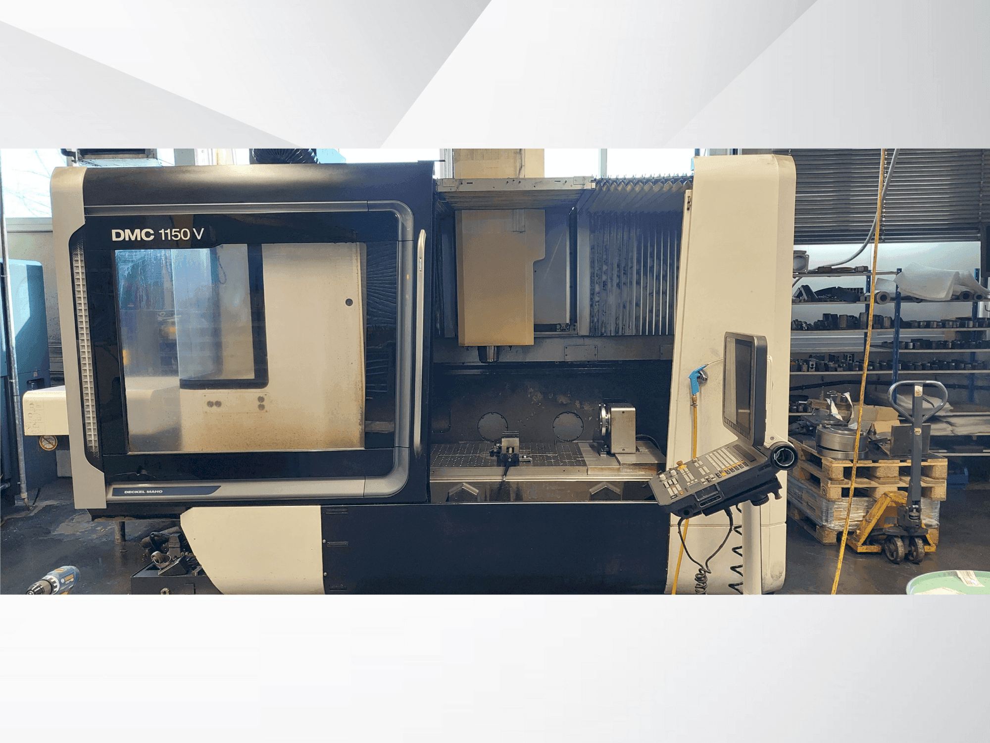 Vista Frontal da DMG MORI DMC 1150 máquina