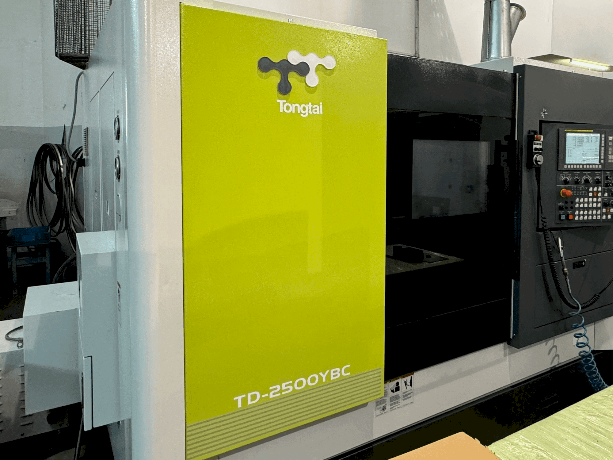 Vista Frontal da Tongtai TD-2500YBC máquina