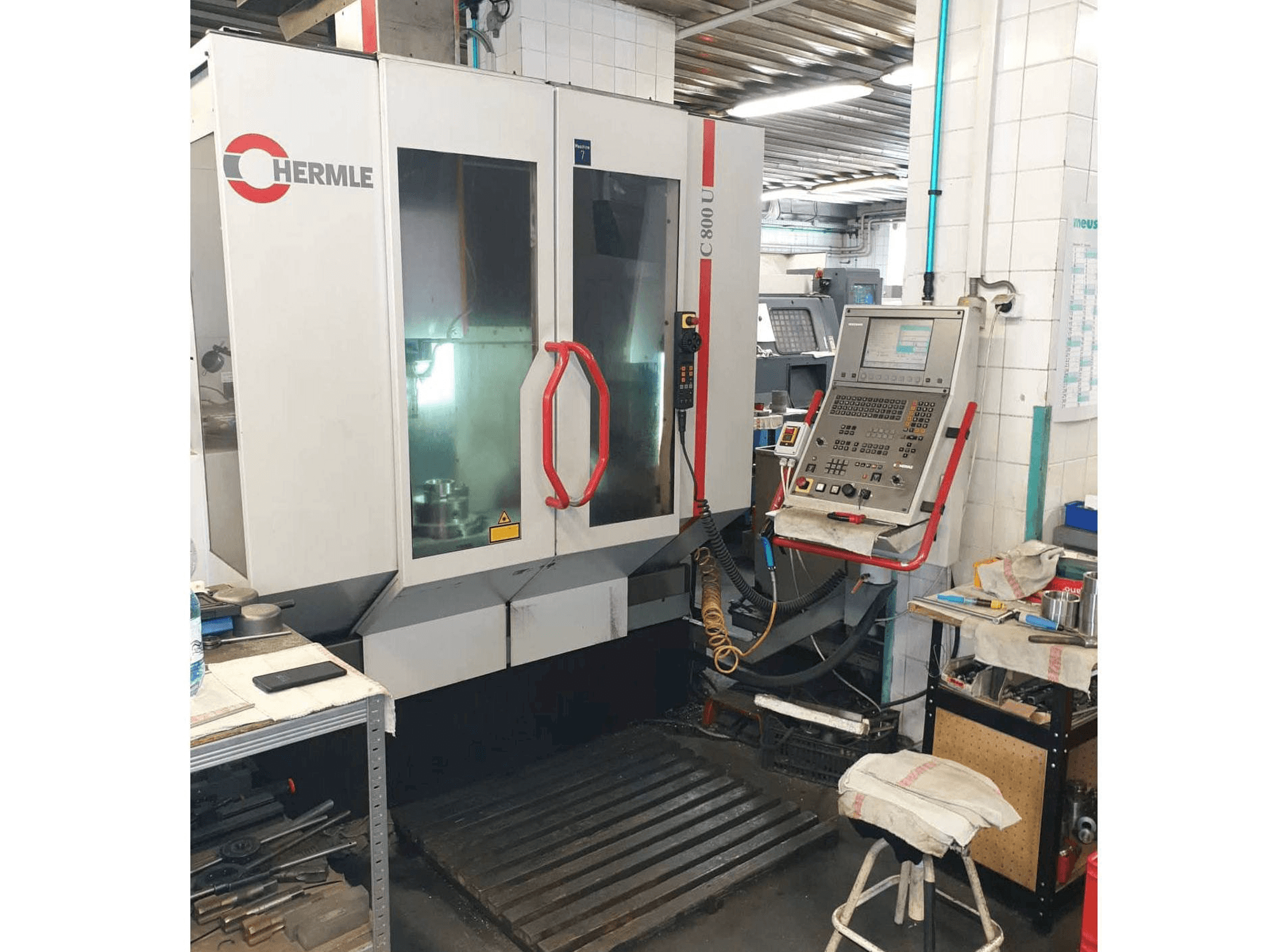 Vista Frontal da HERMLE C800 U máquina