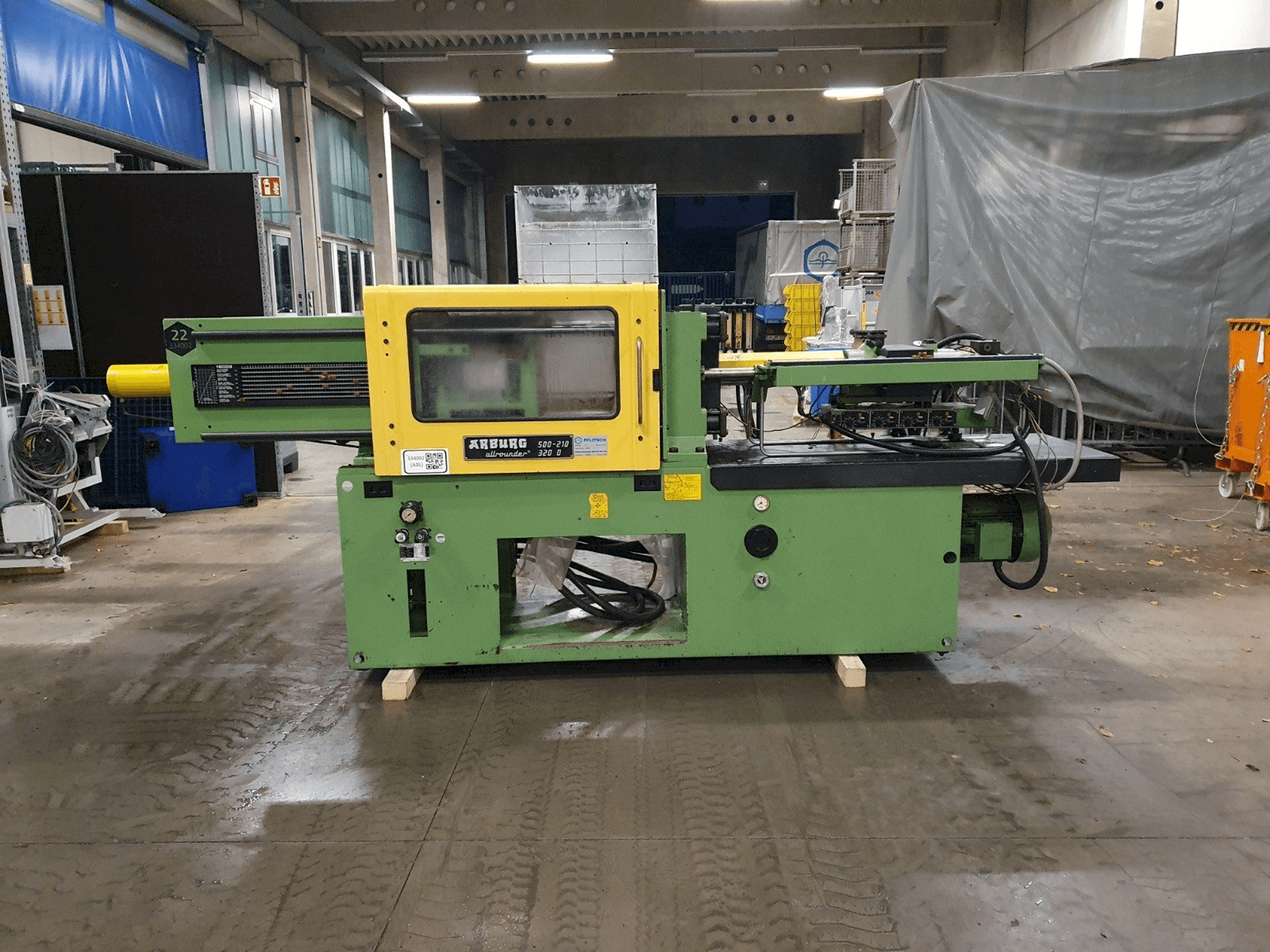 Vista Frontal da Arburg Allrounder 320 D 500-210 máquina