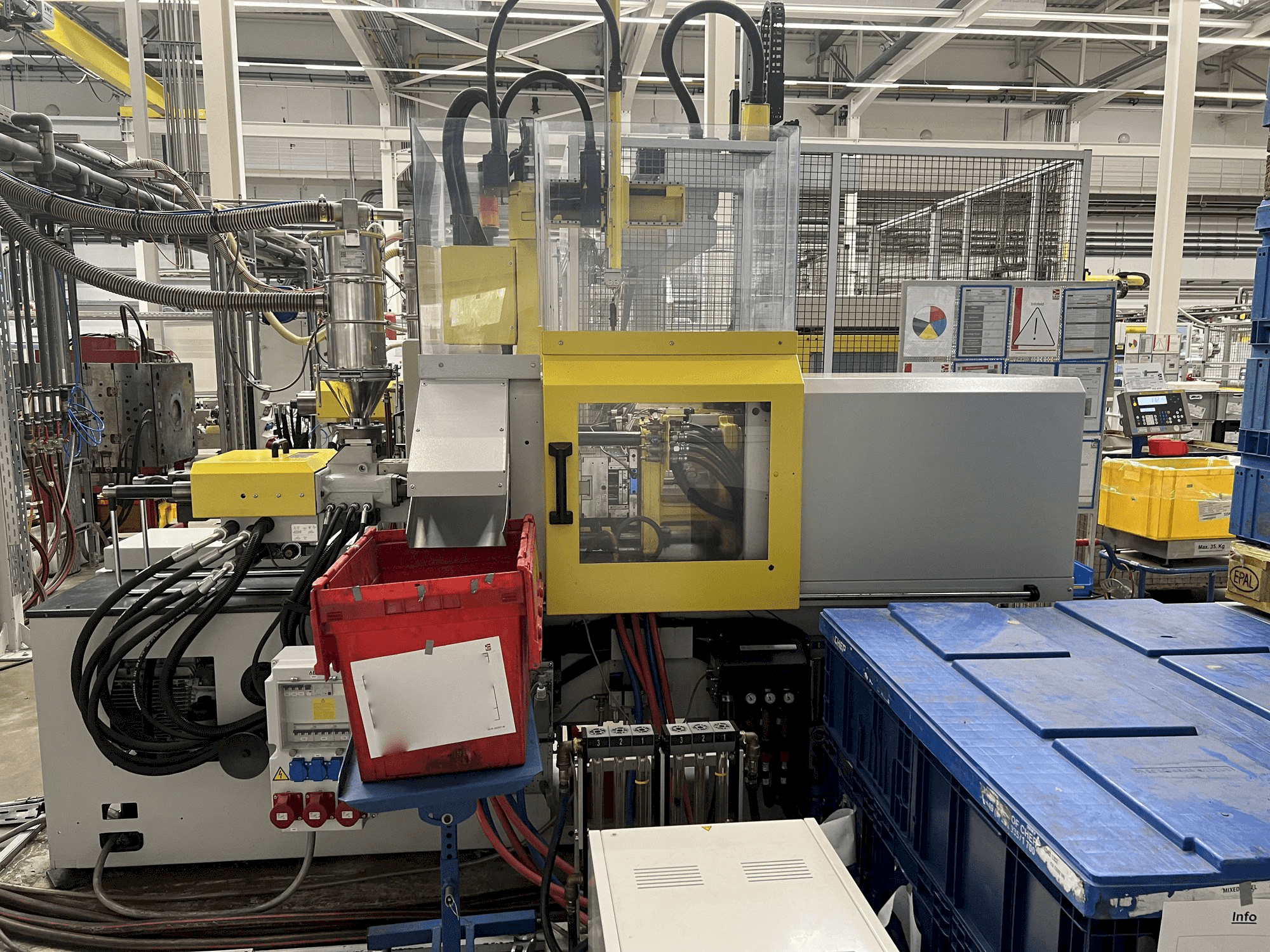 Vista Frontal da Arburg 270S 350 - 70 máquina