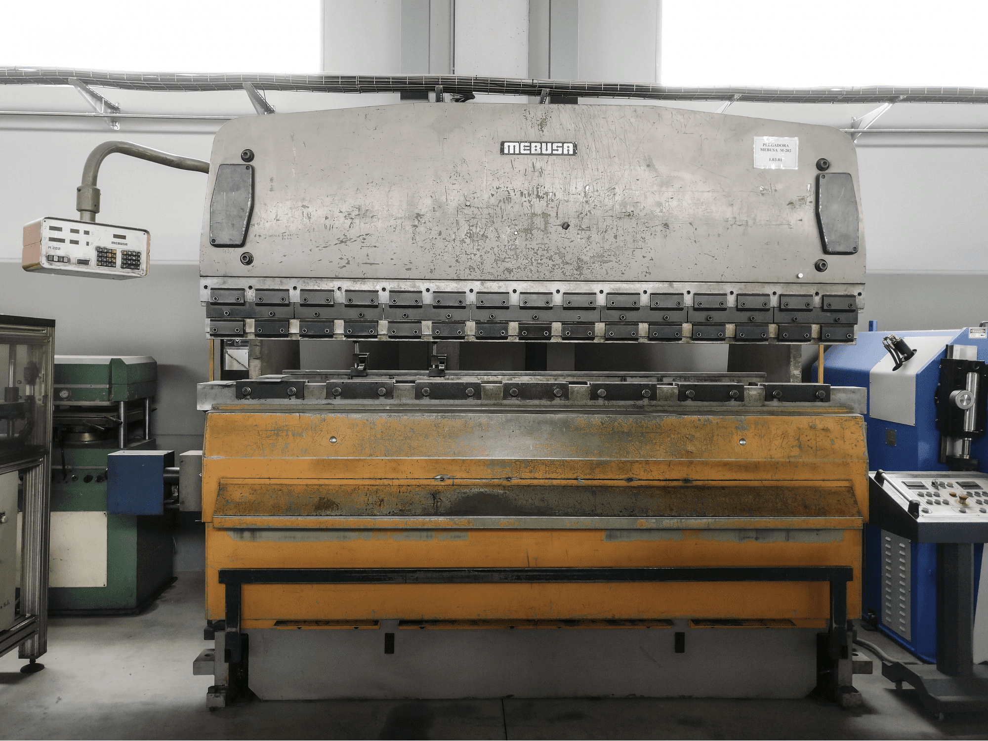 Vista Frontal da MEBUSA PH-173 máquina