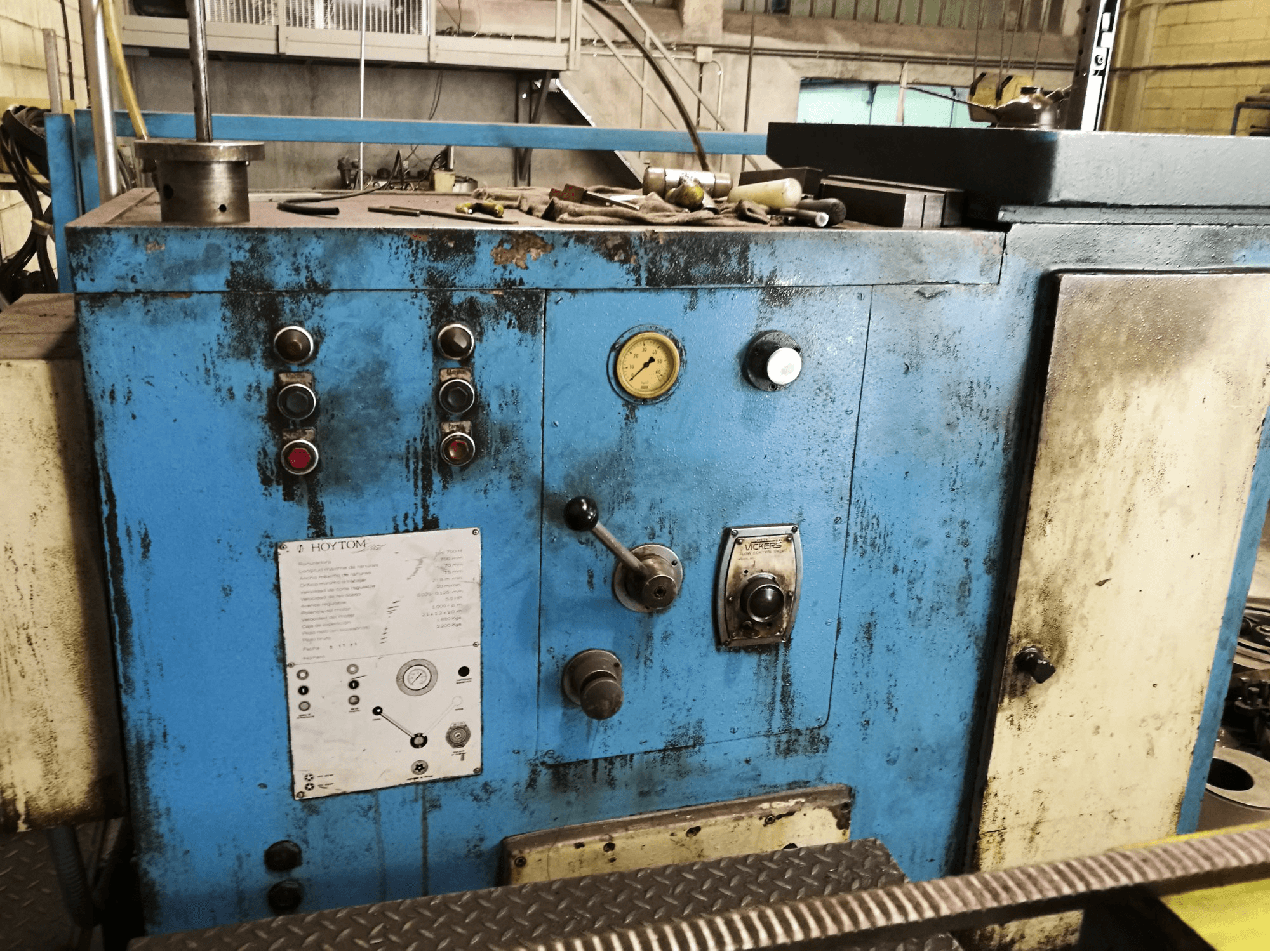 Vista Frontal da Hoytom 700 H máquina