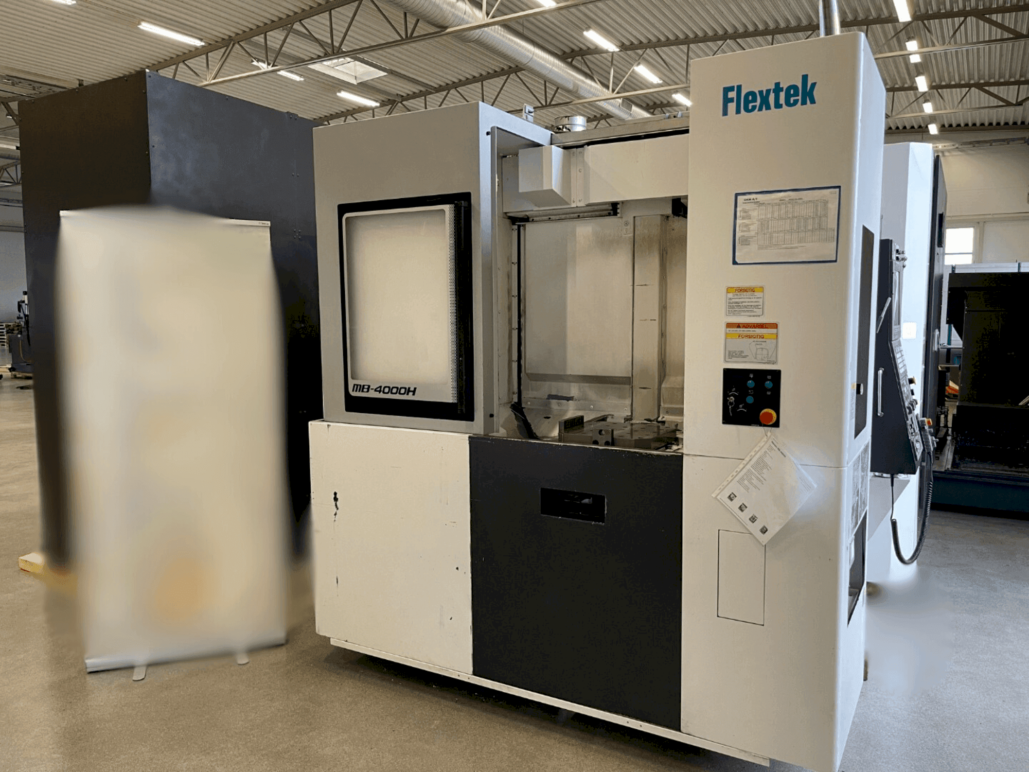 Vista Frontal da Okuma MB-4000H máquina