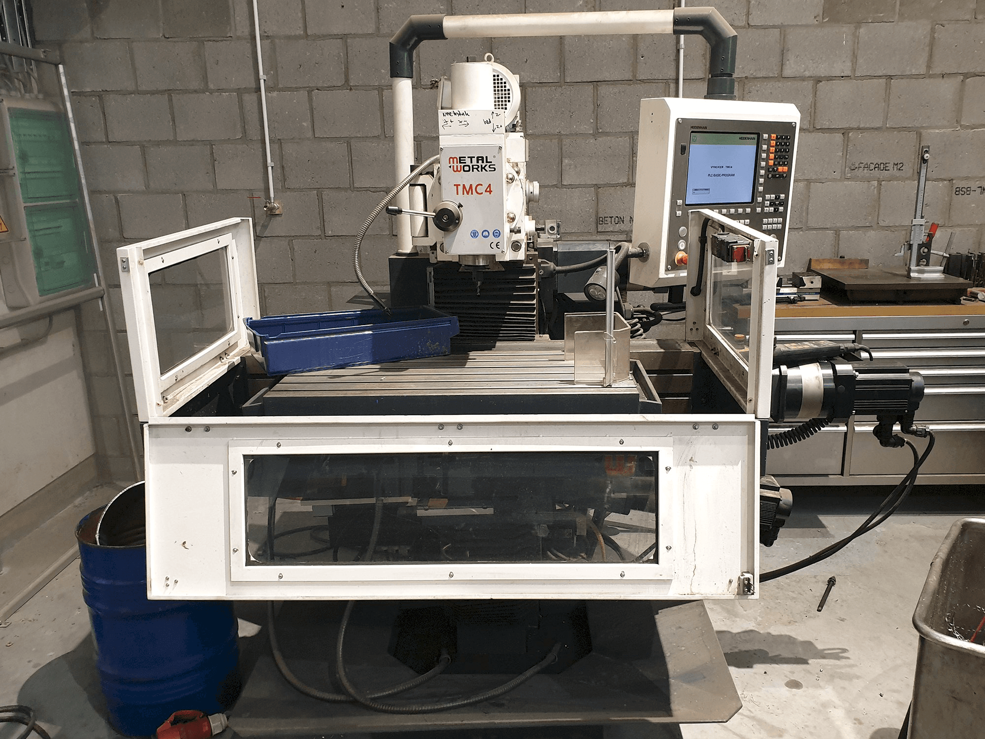 Vista Frontal da Metal Works TMC 4 máquina