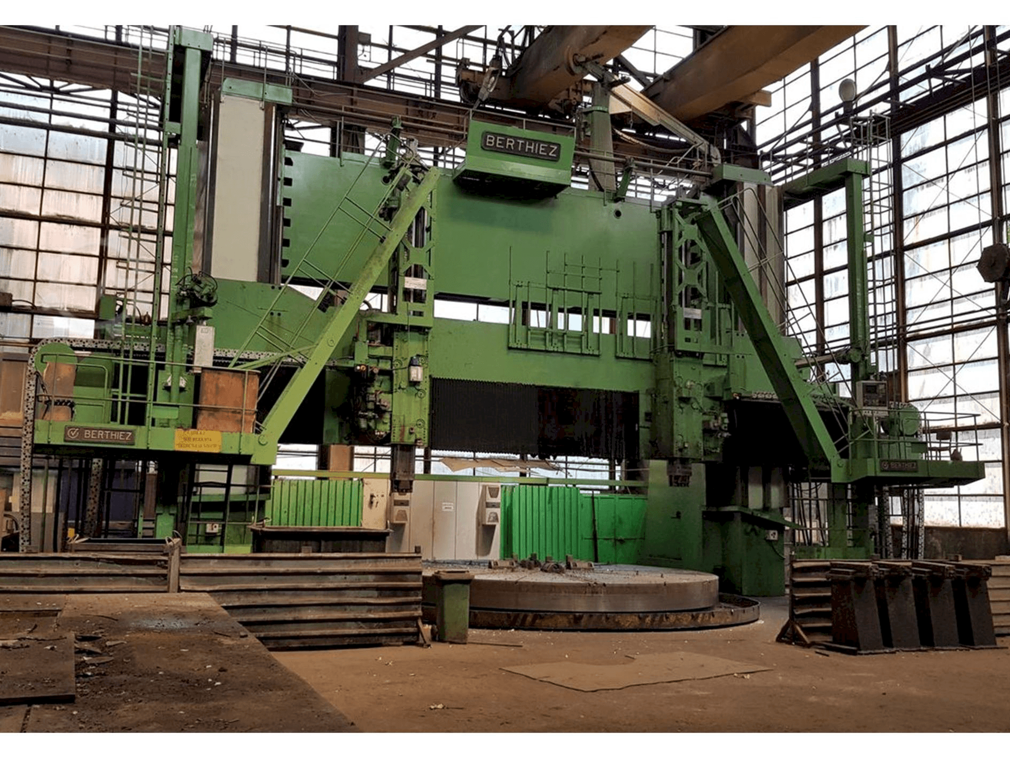 Vista Frontal da Berthiez TDM 630-315 máquina