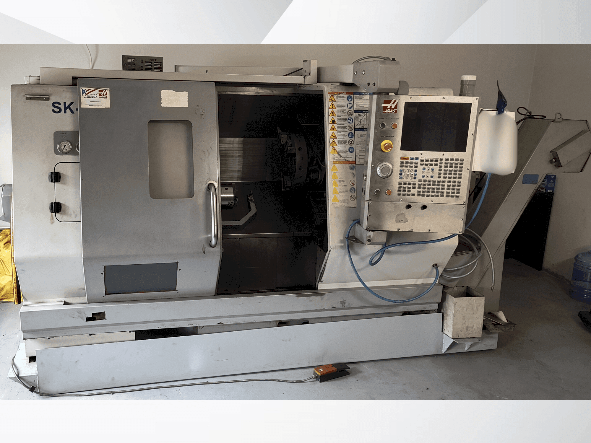 Vista Frontal da HAAS SL-20 THE máquina