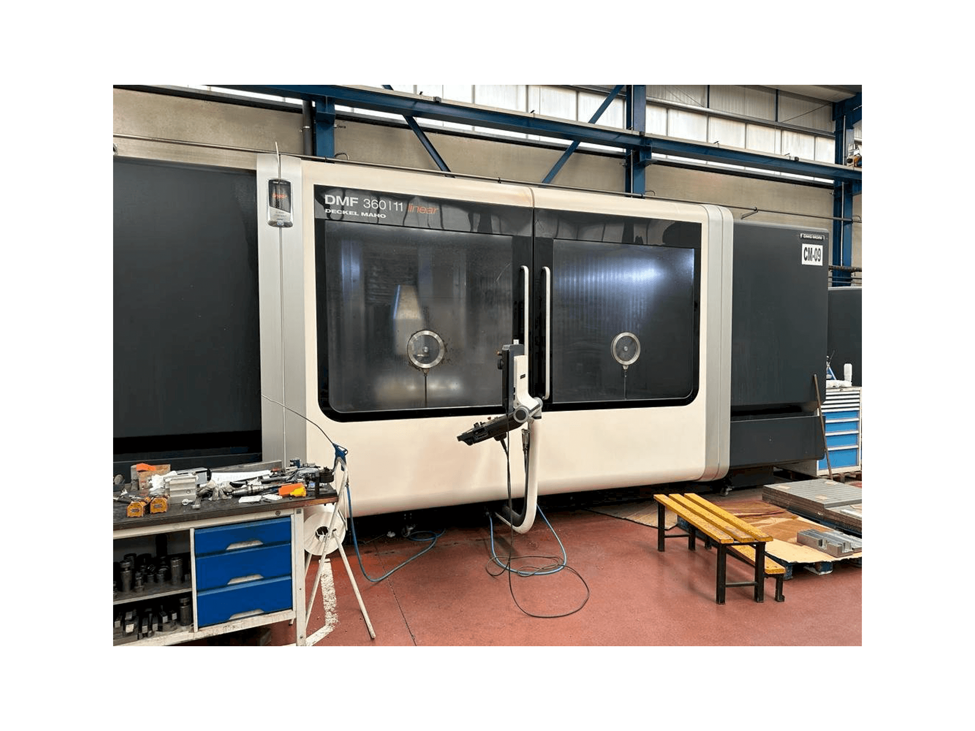 Vista Frontal da DECKEL MAHO DMF 360-11 máquina