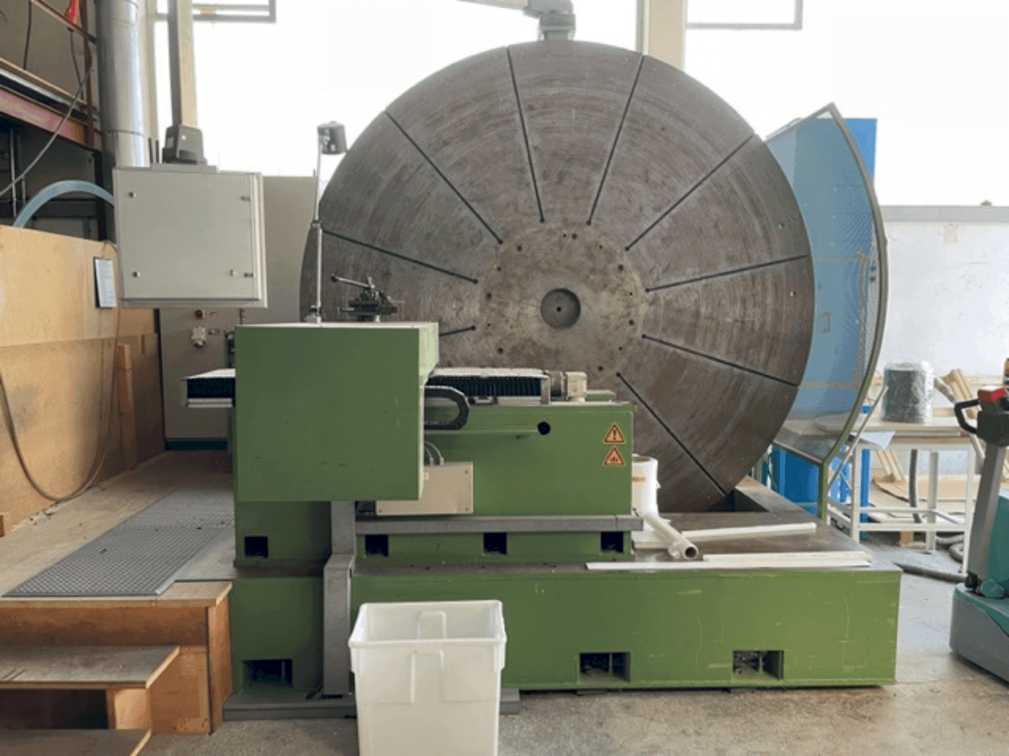 Vista Frontal da IRLE Facing Lathe máquina