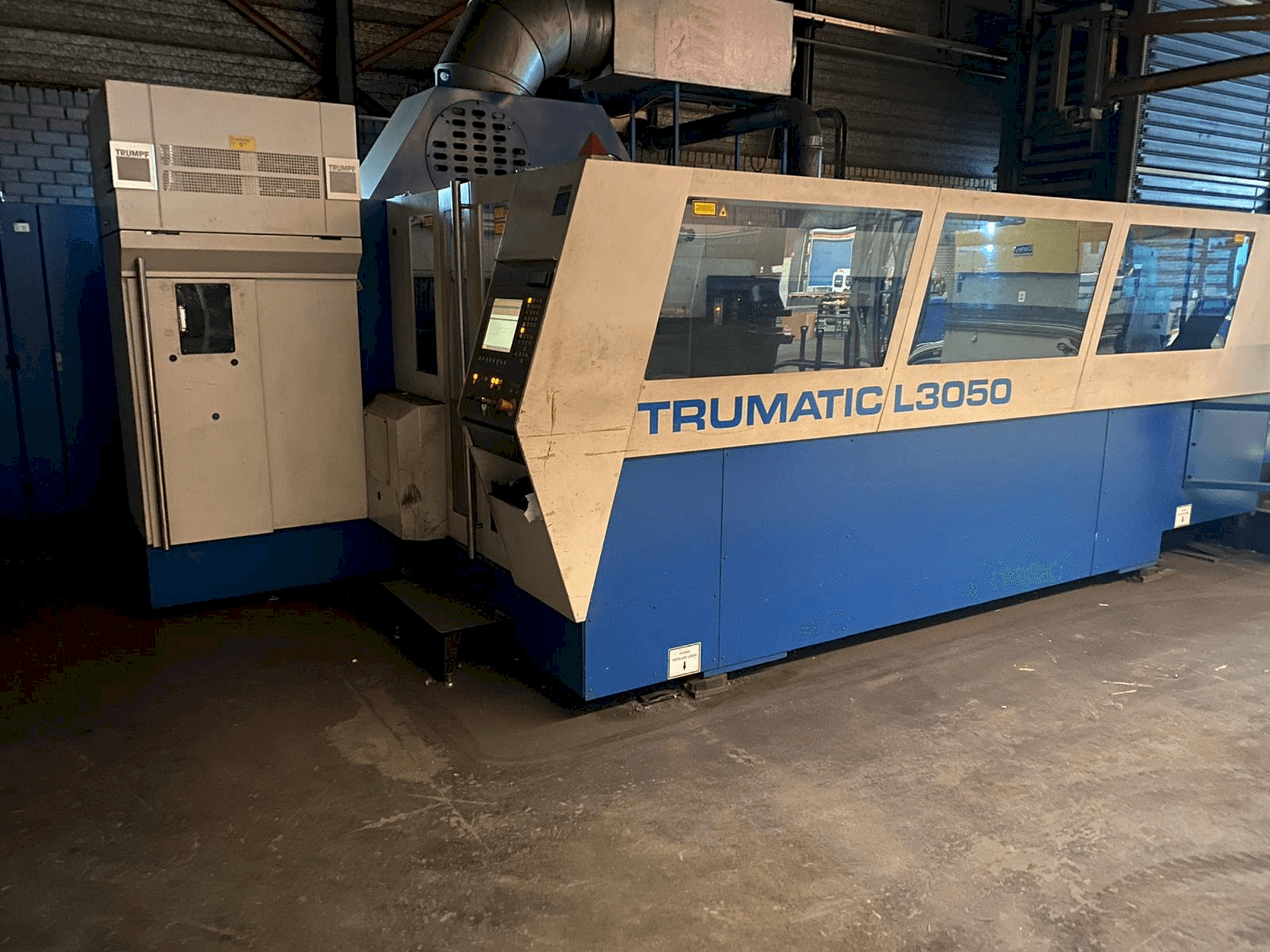 Vista Frontal da Trumpf Trumatic L3050 máquina