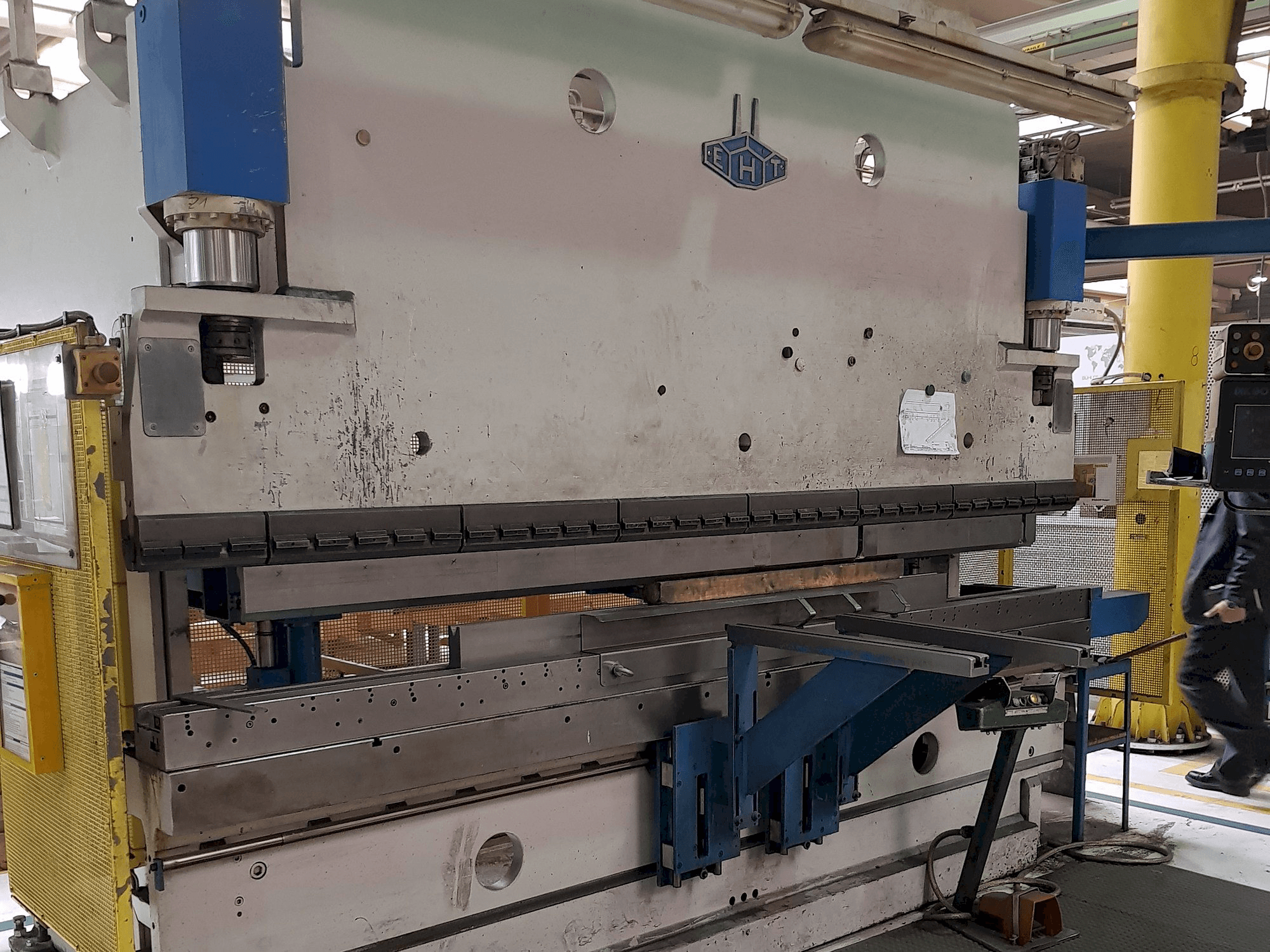 Vista Lateral Esquerda da EHT EHPS 11-35 máquina