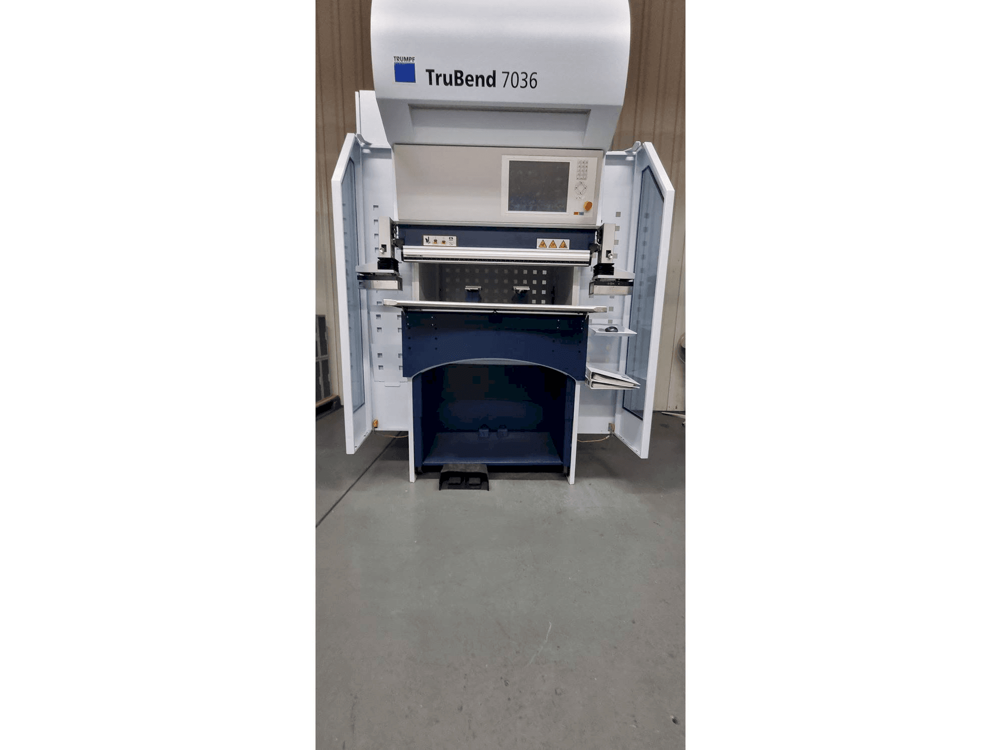 Vista Frontal da TRUMPF TruBend 7036 máquina