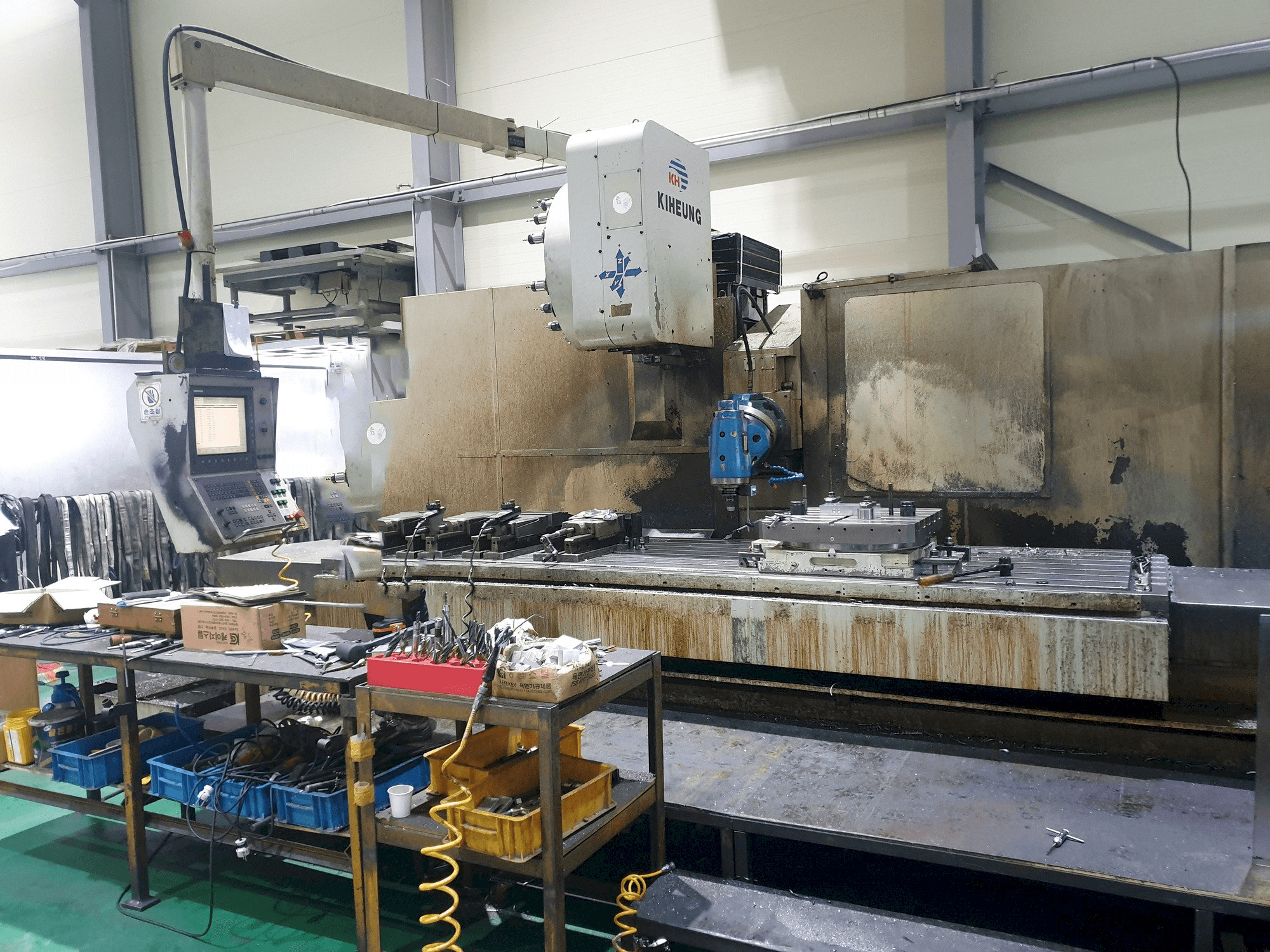 Vista Frontal da KIHEUNG KNC-U1000 máquina