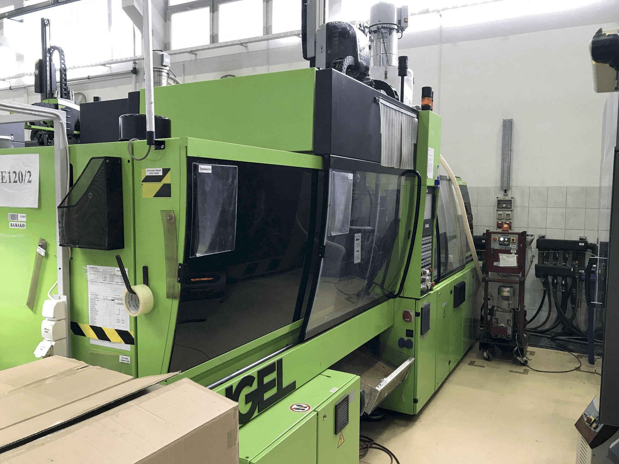 Vista Frontal da ENGEL VC 500/120 Plus máquina