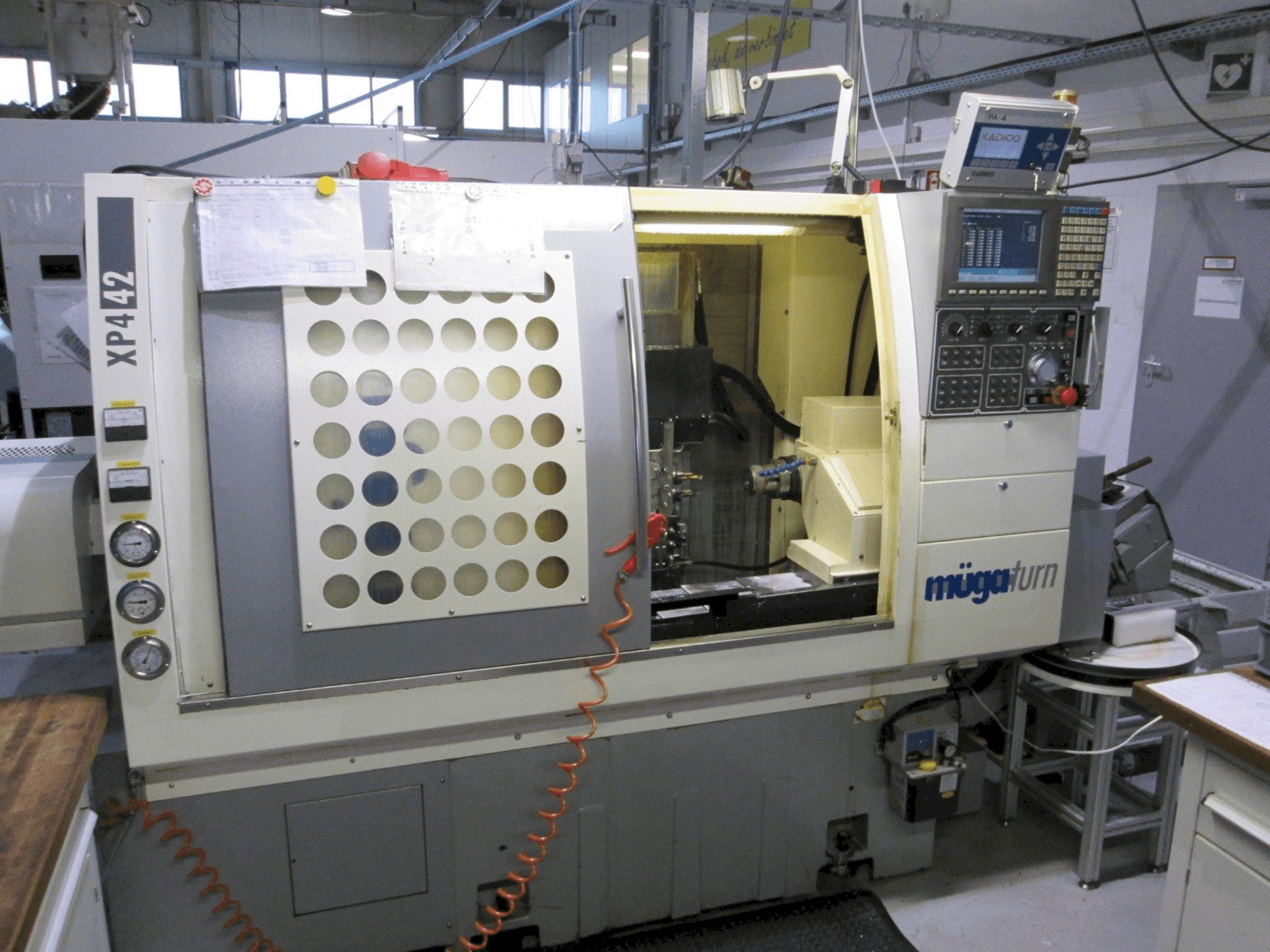 Vista Frontal da Muga XP4 42SM máquina