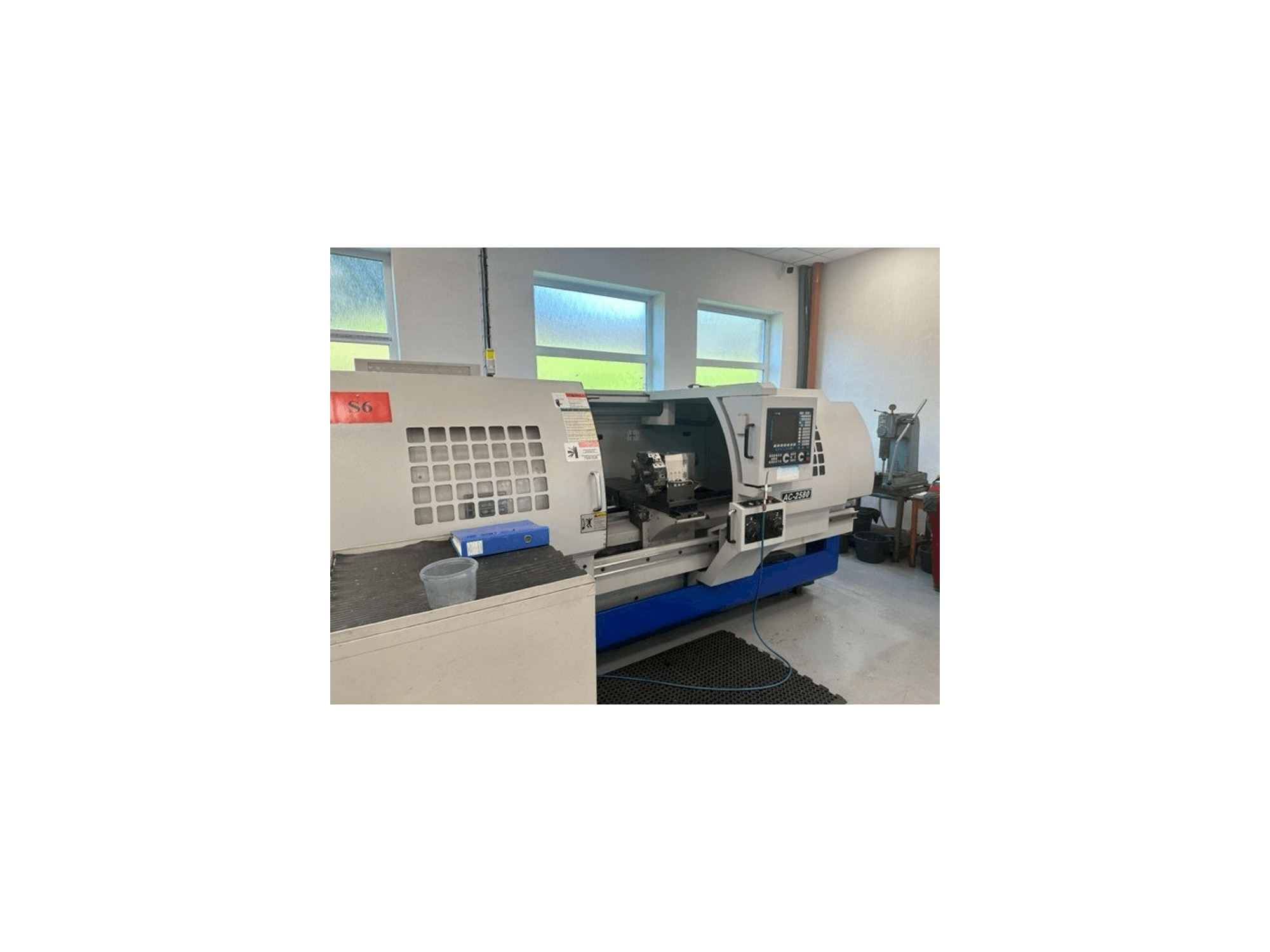 Vista Frontal da MASCUT AC-2580 máquina