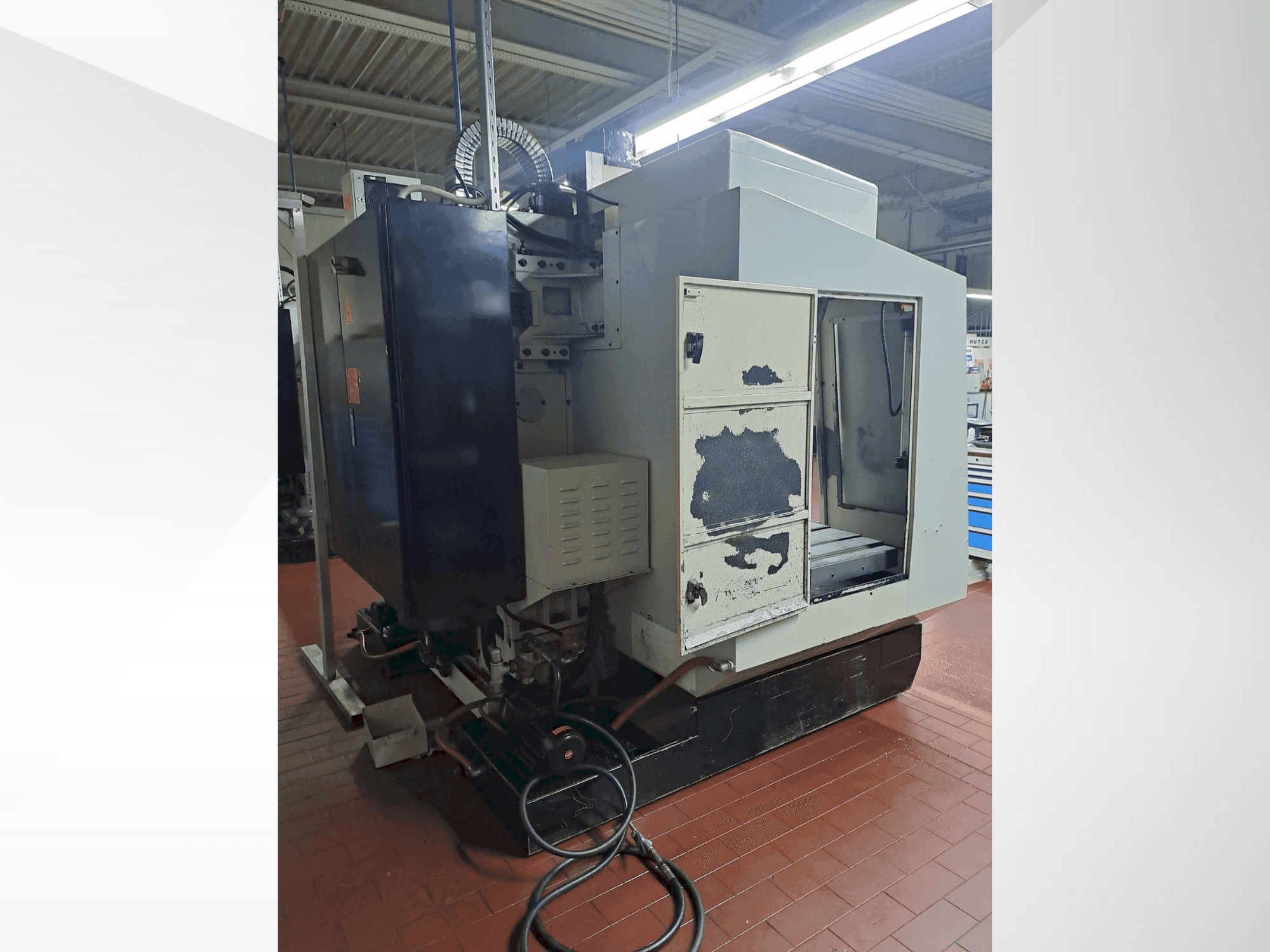 Vista Frontal da Hurco VMX40 máquina