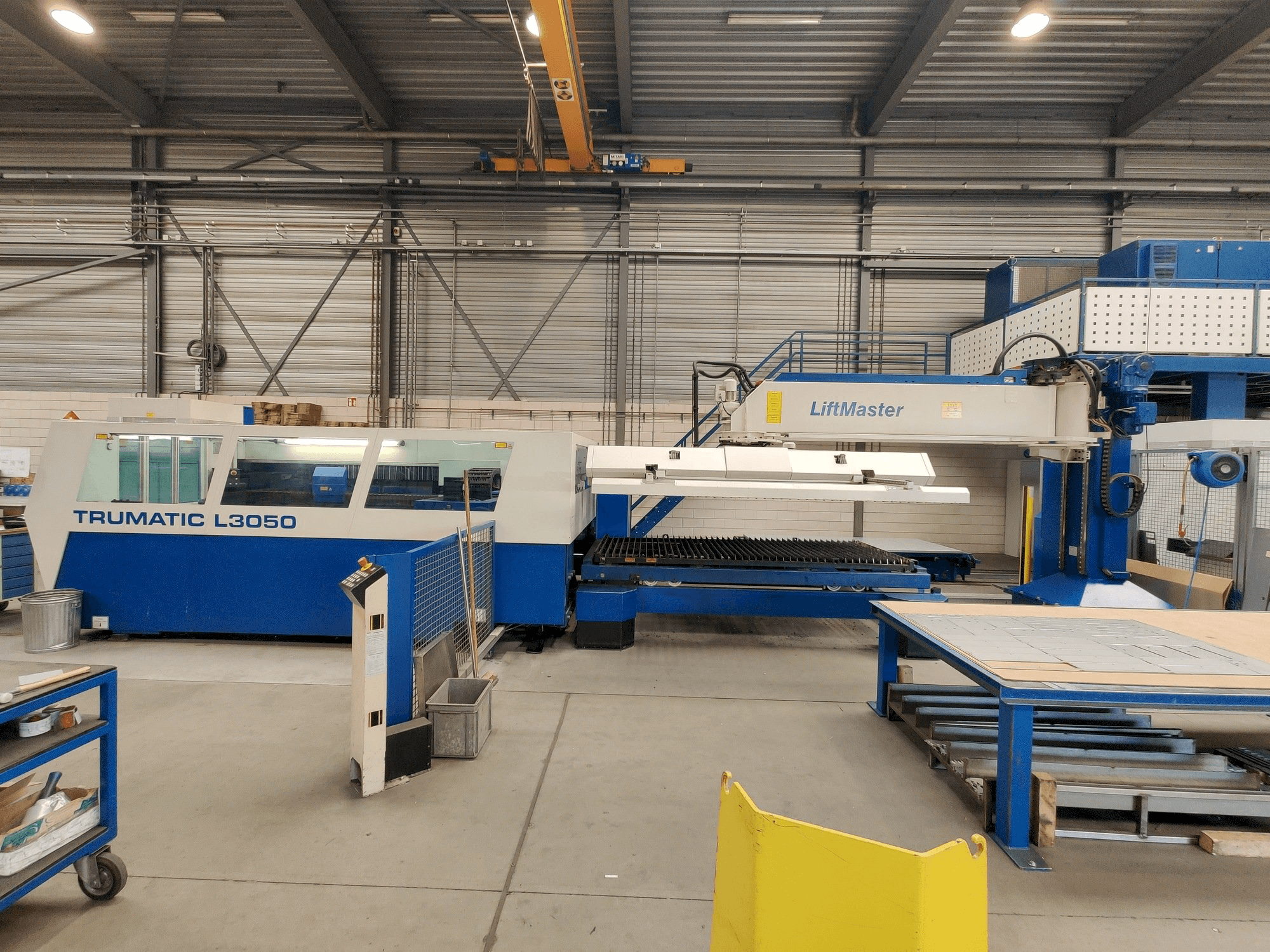 Vista Frontal da Trumpf Trumatic L3050 + Liftmaster máquina