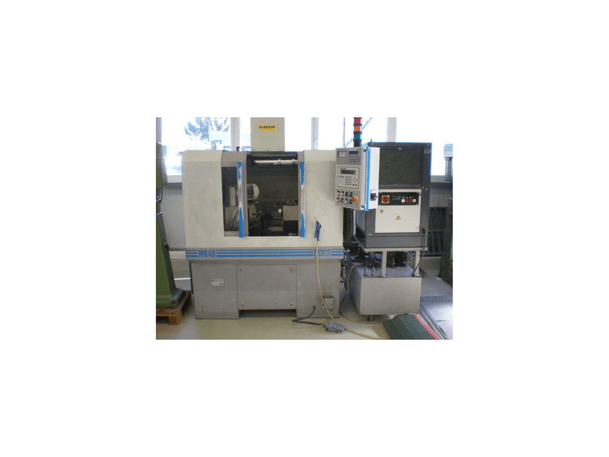 Vista Frontal da Monnier & Zahner M640 máquina