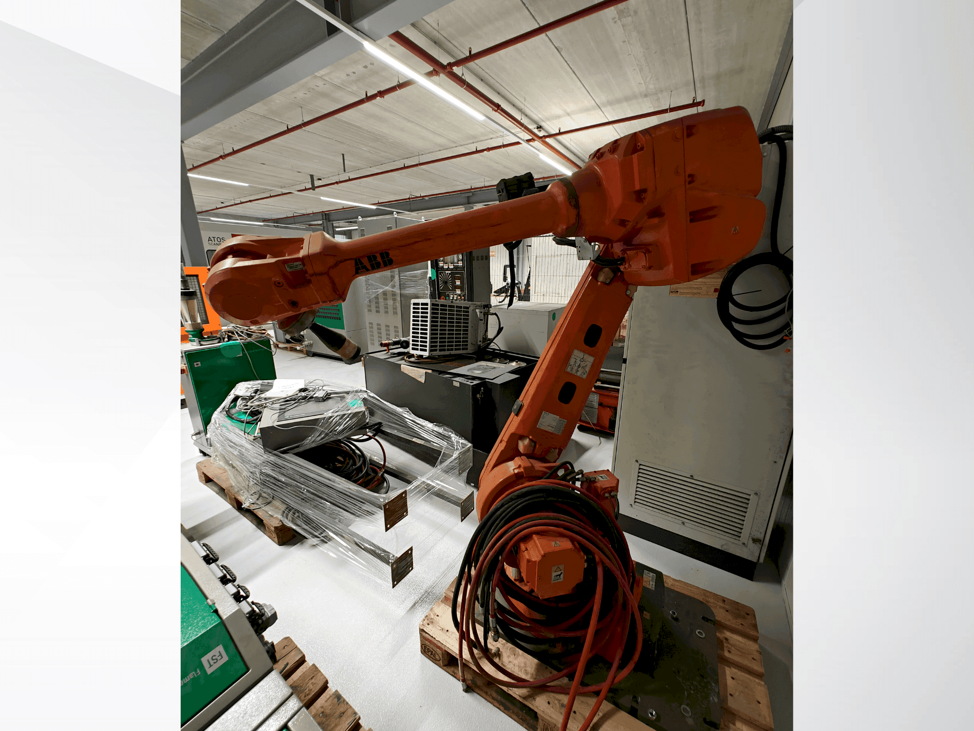 Vista Frontal da ABB IRB 4600 máquina