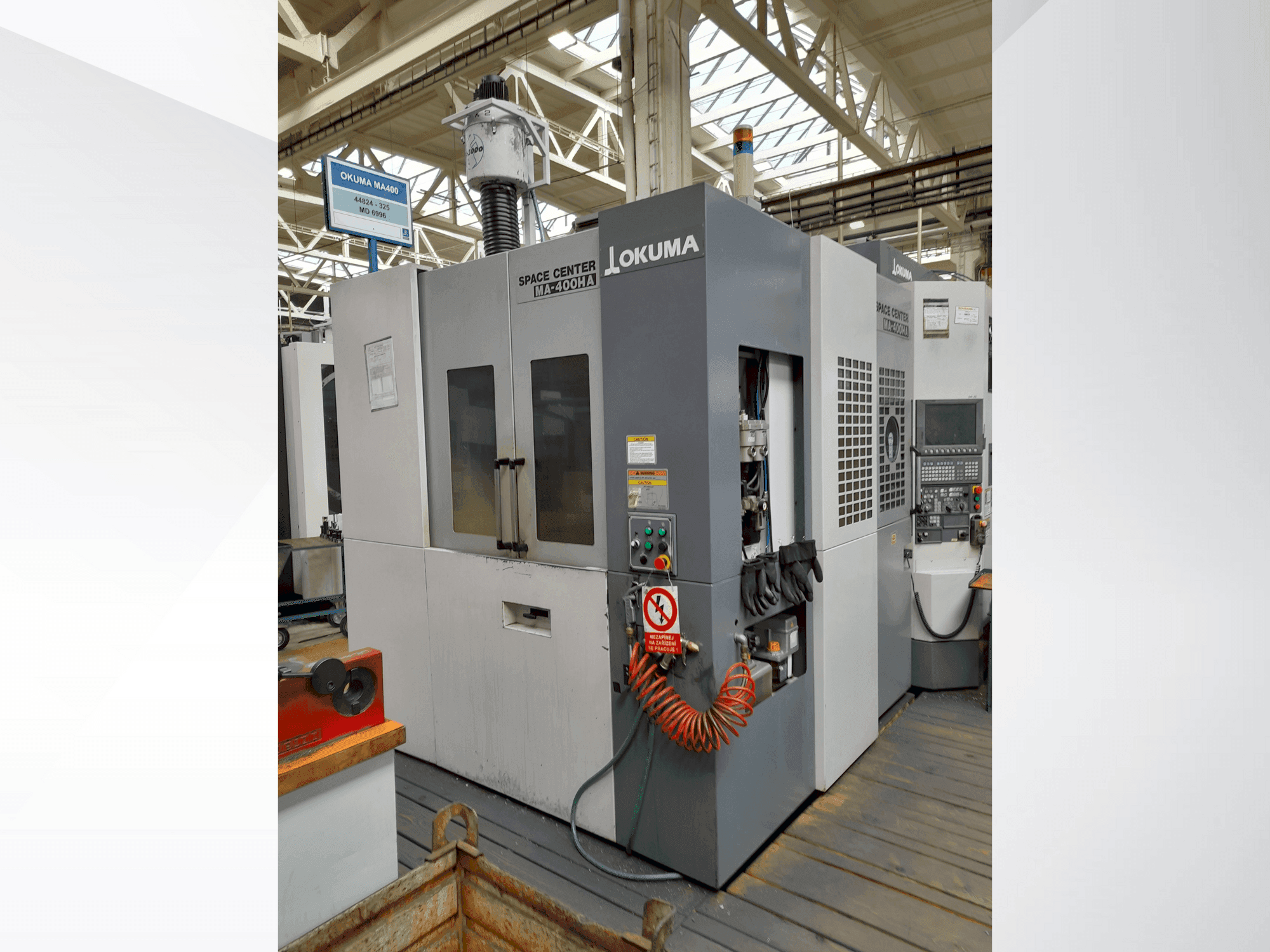 Vista Frontal da Okuma MA-400HA máquina