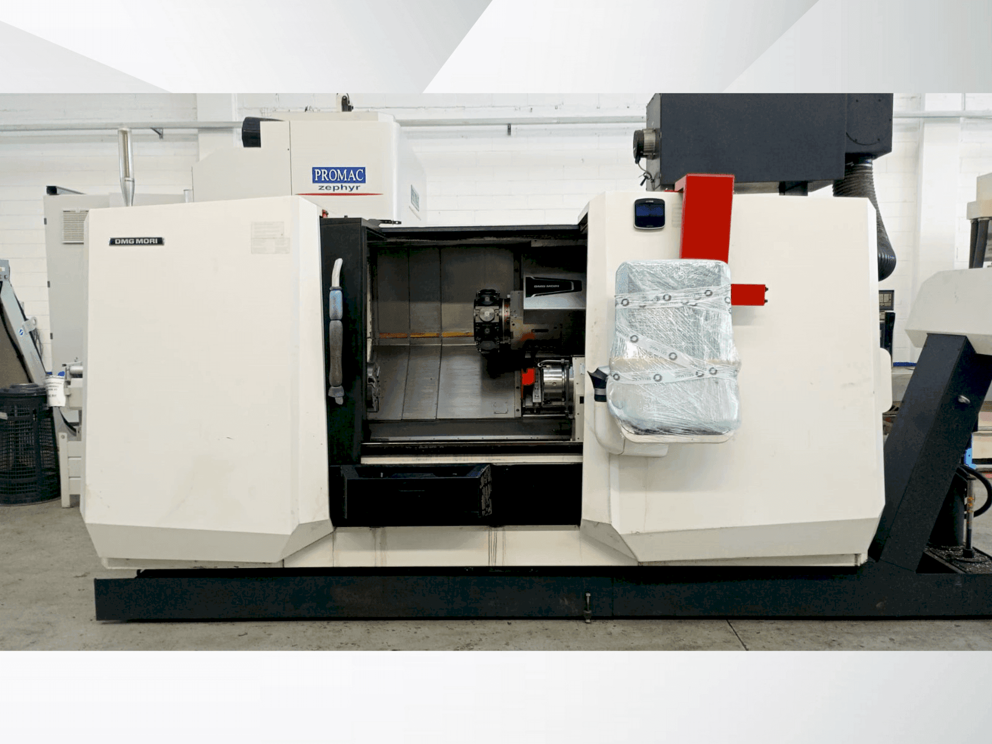 Vista Frontal da DMG MORI CLX 550 máquina