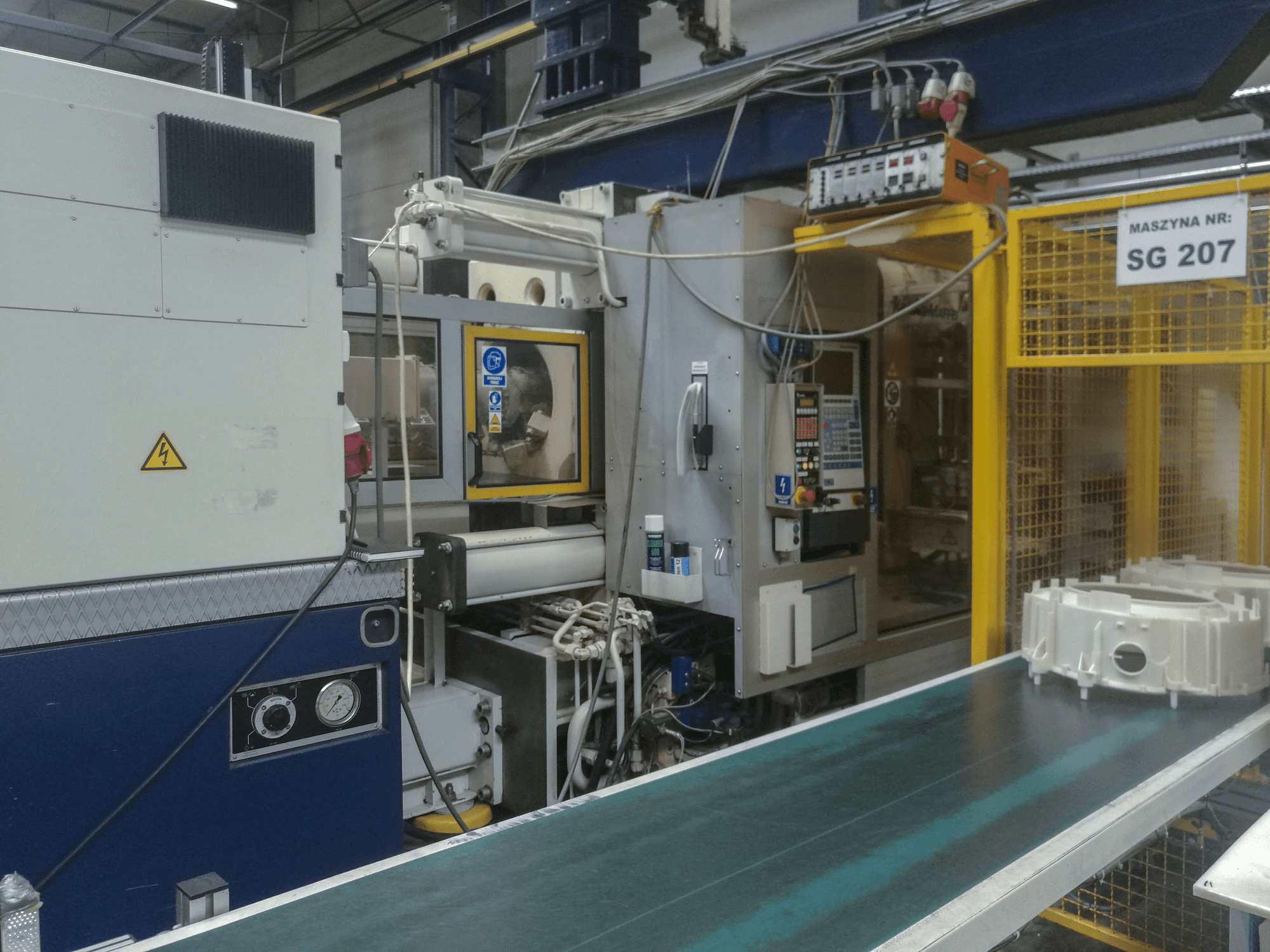 Vista Esquerda da Krauss Maffei 800-8000 MC máquina