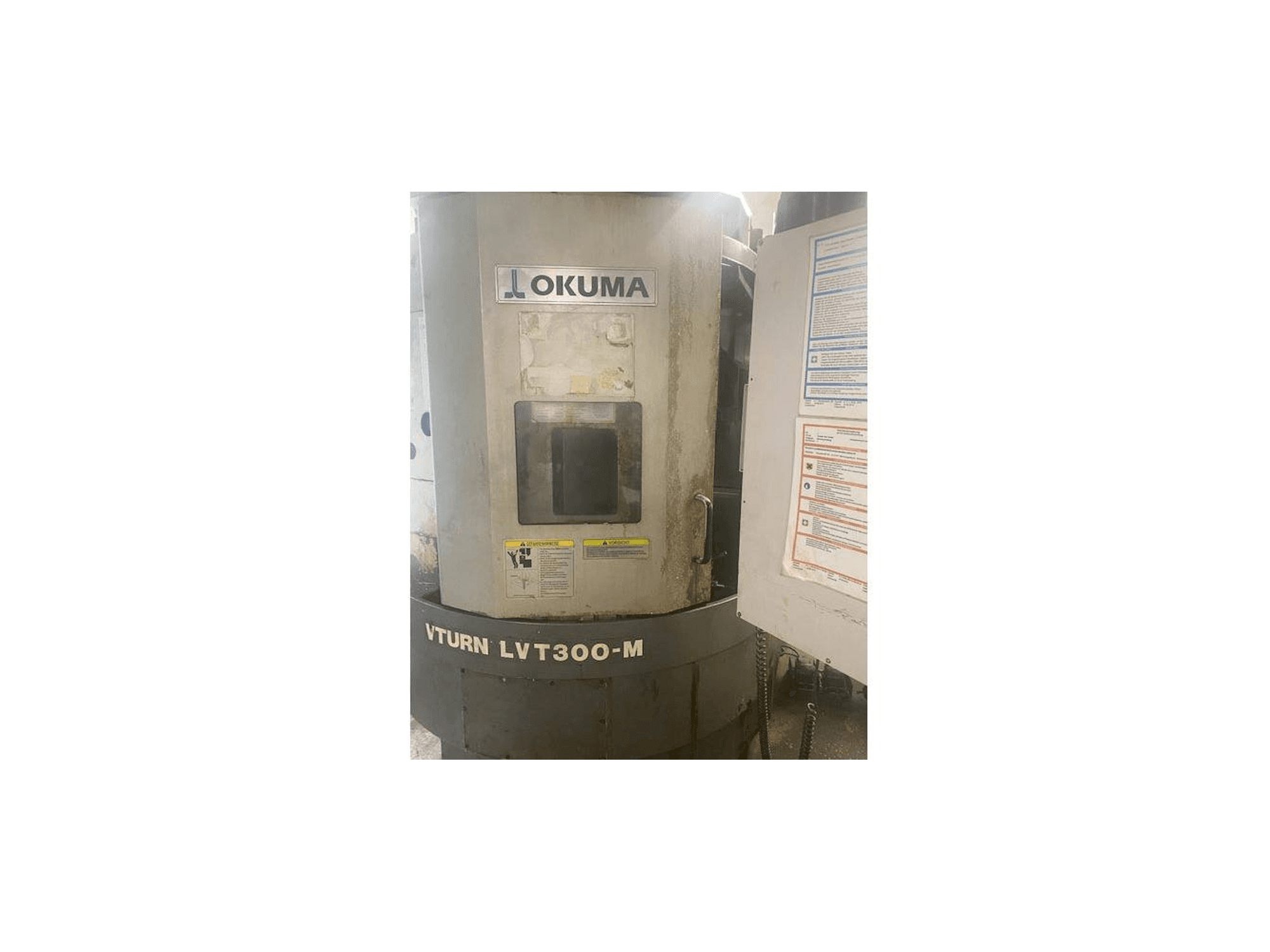 Vista Frontal da Okuma LVT300M máquina